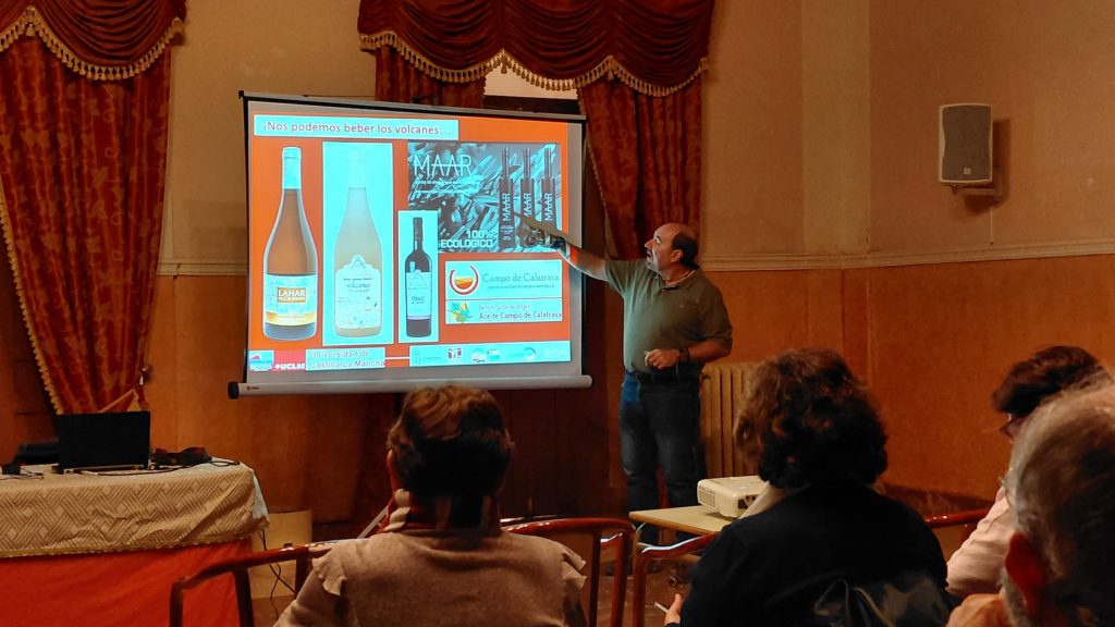 Paisaje y mapa interpretativo de los maares de Ciudad Real, geodiversidad urbana del Geoparque Volcanes de Calatrava
